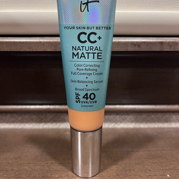 IT COSMETICS NEW IN BOX -  Your Skin But Better CC+ with SPF 40. Tan Cool - Picture 3 of 5